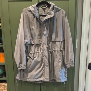 Athleta Rainfall Swing Jacket Women’s XXS/XS Gray Parka Hooded Vented Cinch wais